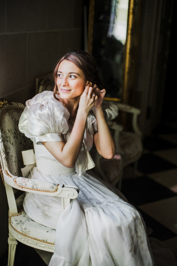 Солнечная свадьба в замке недалеко от Москвы