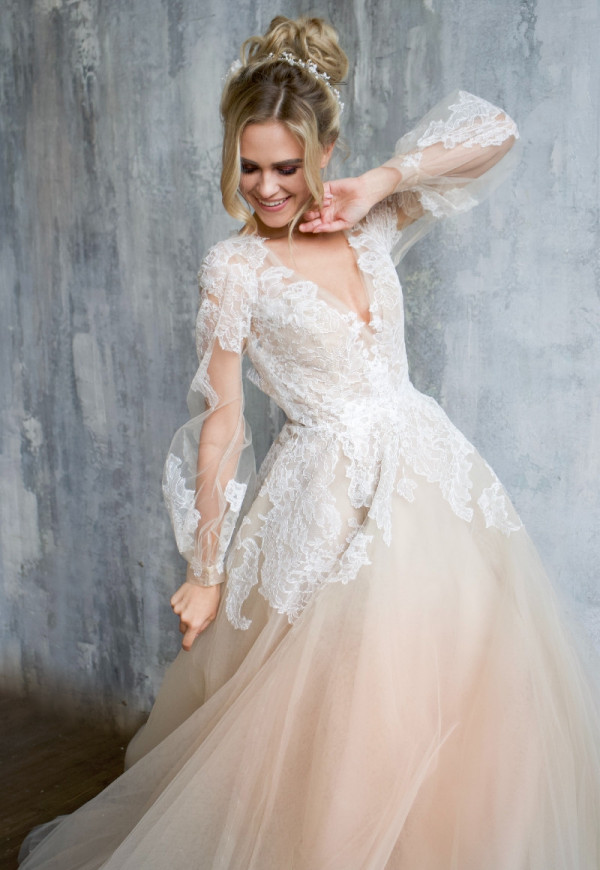 Свадебные платья: 10 нежно-розовых вариантов