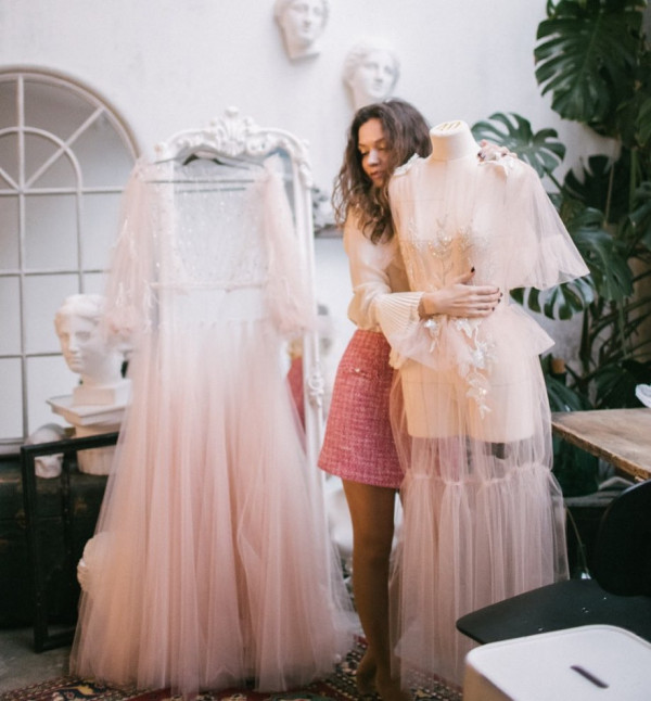 Свадебные платья: 10 нежно-розовых вариантов