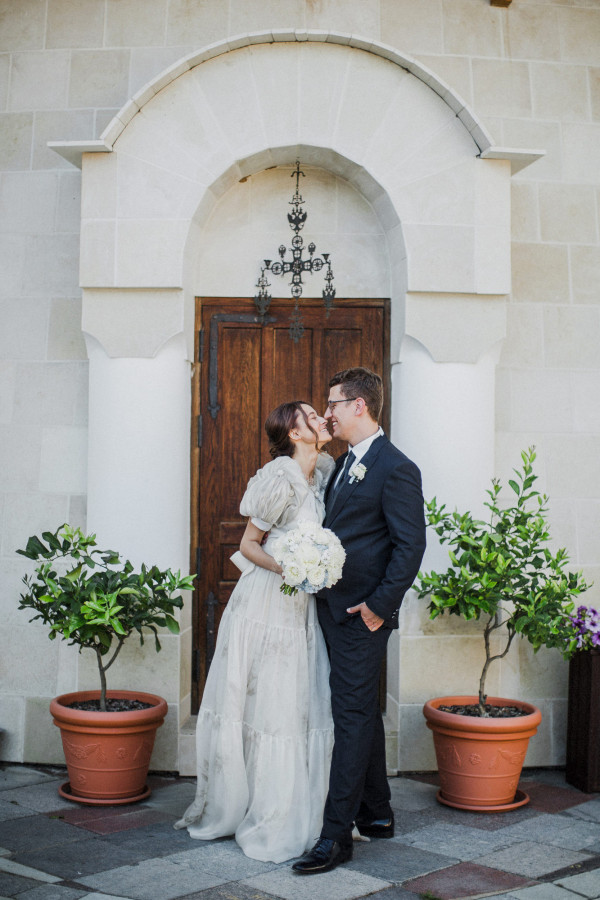 Солнечная свадьба в замке недалеко от Москвы