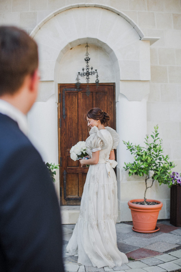 Солнечная свадьба в замке недалеко от Москвы