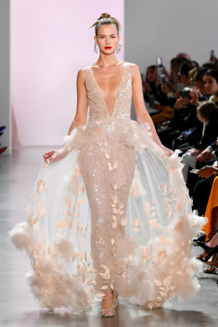 Свадебные наряды Недели моды в Нью-Йорке
