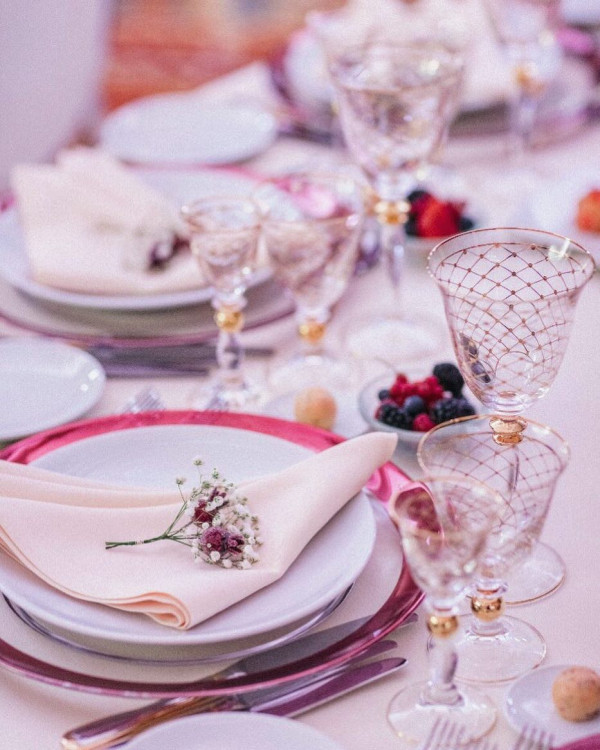 Кейтеринги, которым стоит доверить свой свадебный ужин