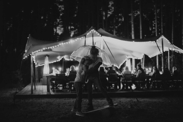 Осенняя свадьба на берегу Волги