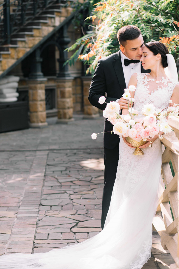 Нежная свадьба в загородном ресторане