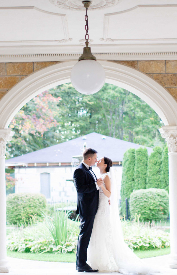 Нежная свадьба в загородном ресторане