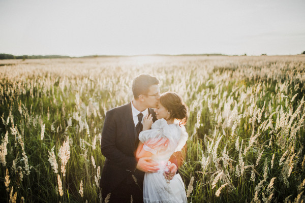 Солнечная свадьба в замке недалеко от Москвы