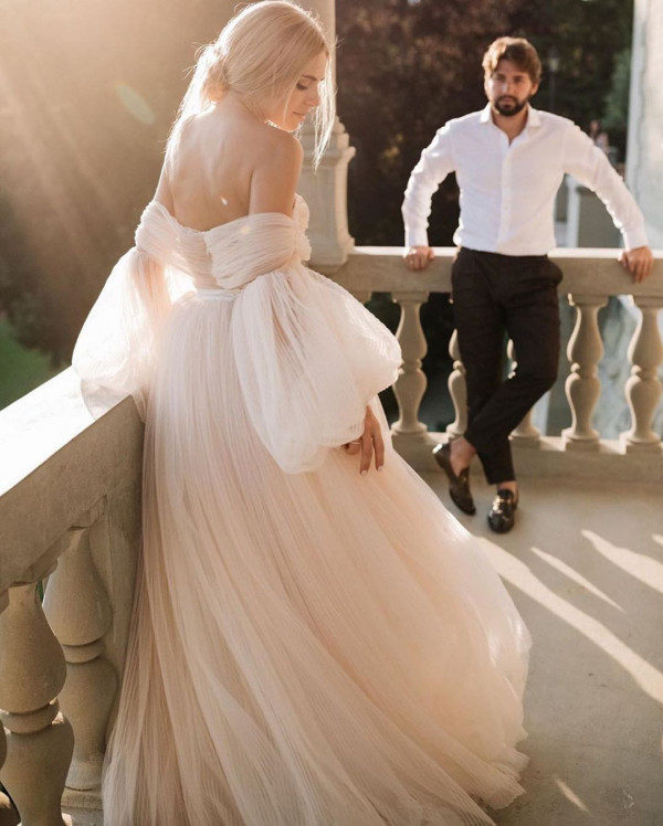 Свадебные платья: 10 нежно-розовых вариантов