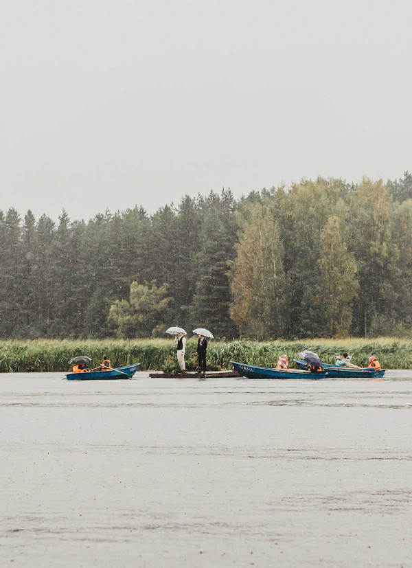 Осенняя свадьба на берегу Волги