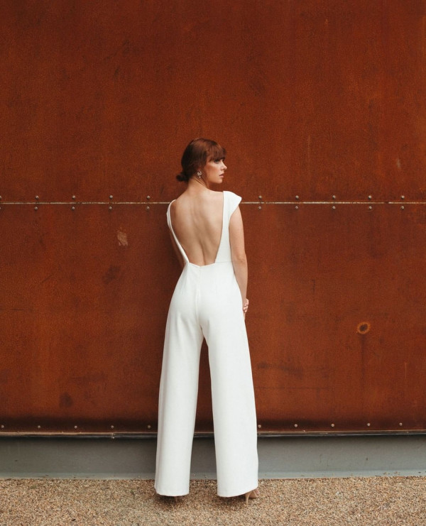 Почему не стоит бояться свадебных комбинезонов