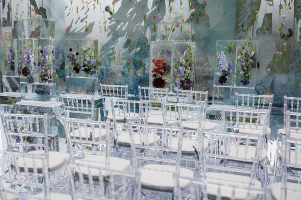 Летняя свадьба в окружении льда