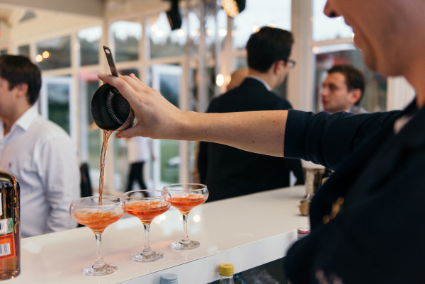 Свадебная вечеринка c мороженым и бургерами