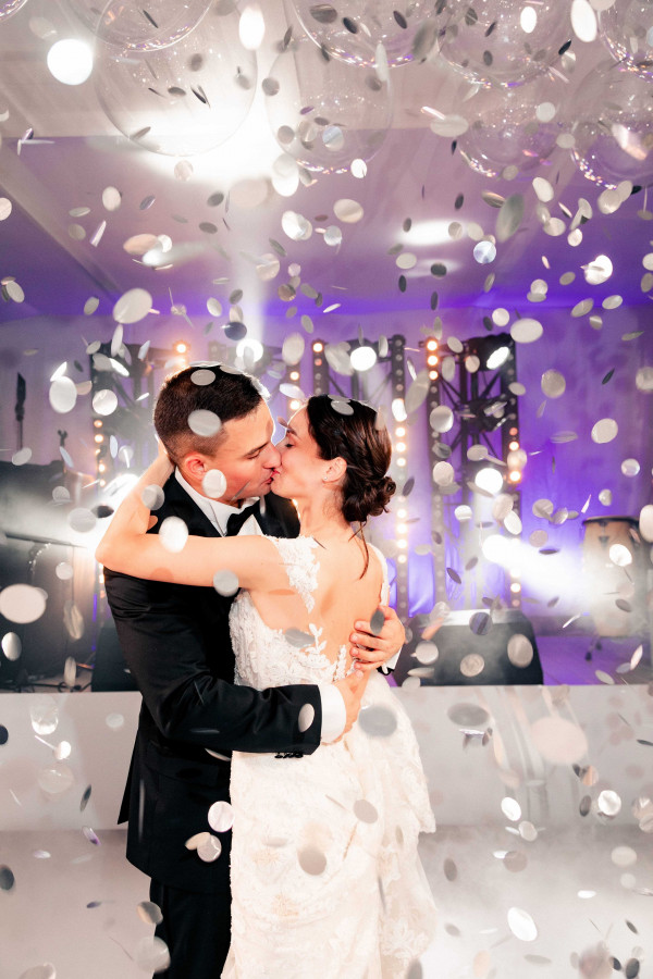 Нежная свадьба в загородном ресторане