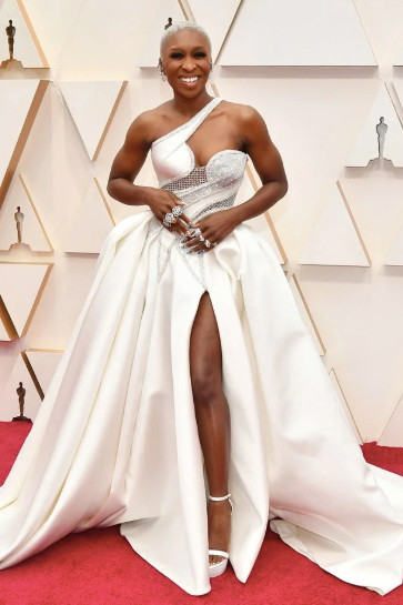 Все белые платья «Оскара» — вдохновение для