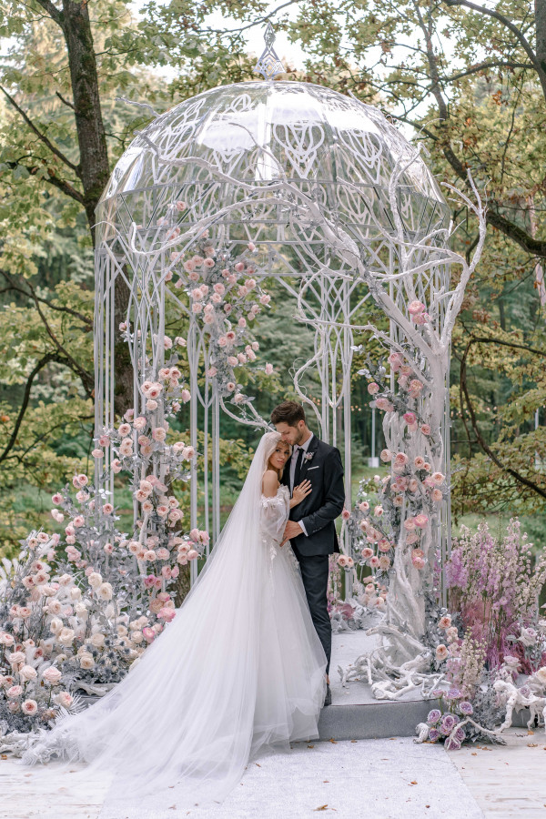 Сказочная свадьба в белоснежно-пудровых оттенках