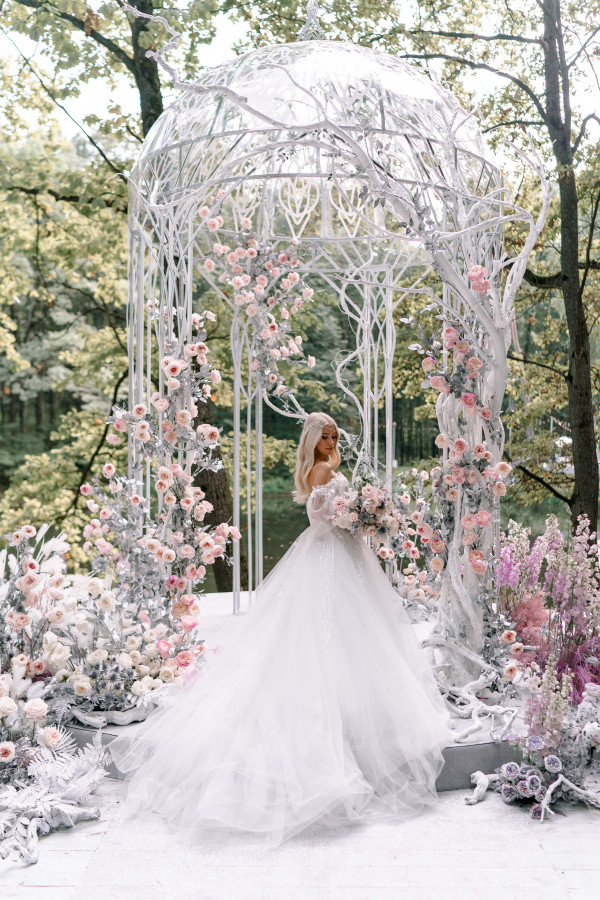 Сказочная свадьба в белоснежно-пудровых оттенках