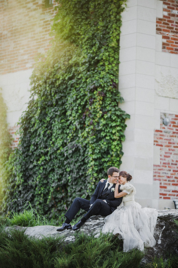 Солнечная свадьба в замке недалеко от Москвы