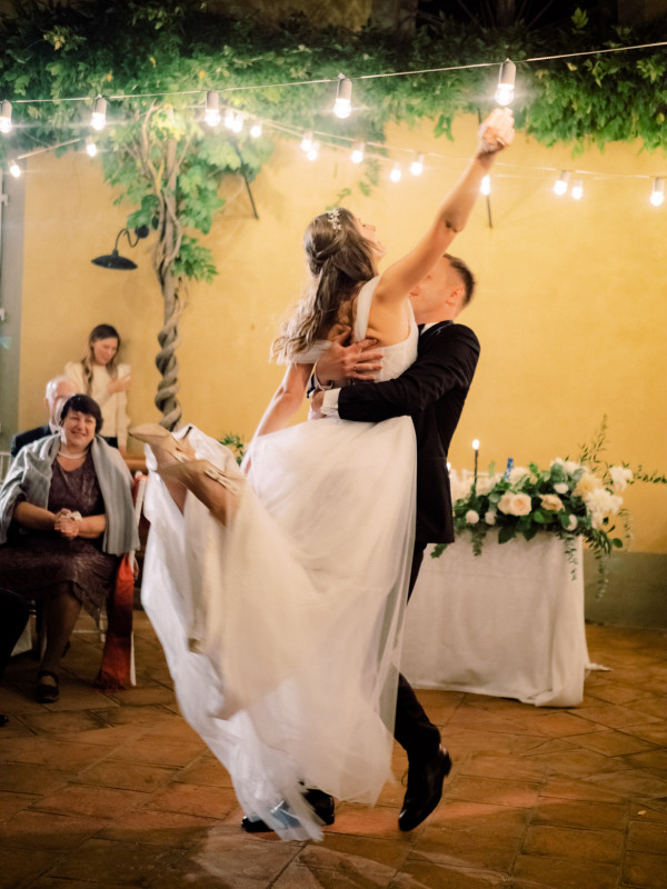 Солнечная свадьба среди итальянских гор