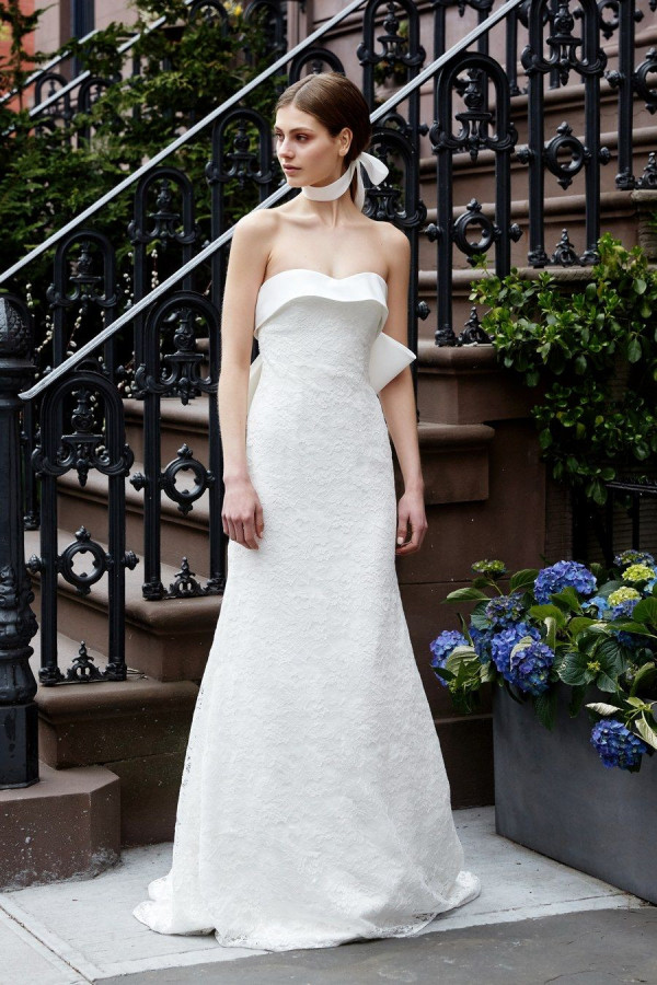 Свадебные платья с крупными бантами – тренд