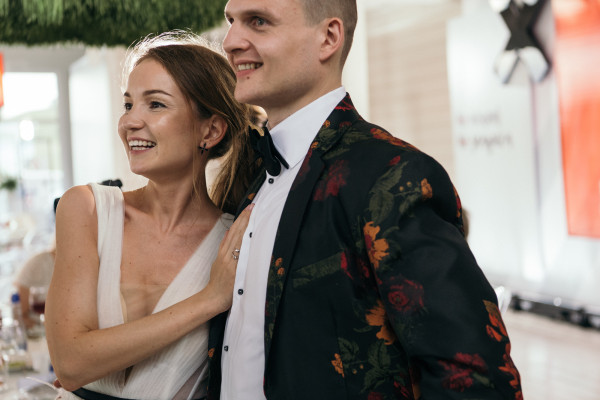 Свадебная вечеринка c мороженым и бургерами