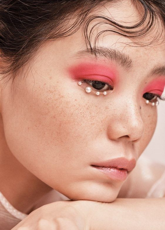 Макияж с жемчугом — идея для смелых