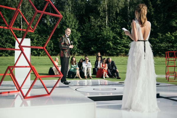 Свадебная вечеринка c мороженым и бургерами