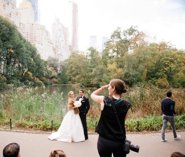 «Свадебный фотограф — наблюдатель, а не постановщик»,