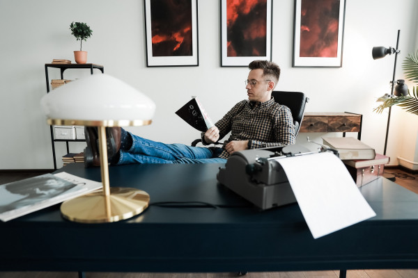 Ведущий и сценарист Вадим Коробков: «Вначале я