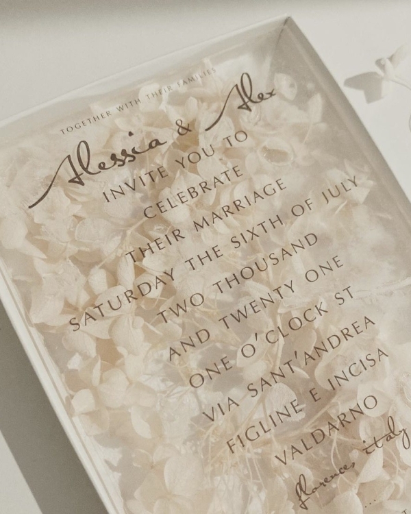 Инстаграмы со свадебными приглашениями, на которые стоит