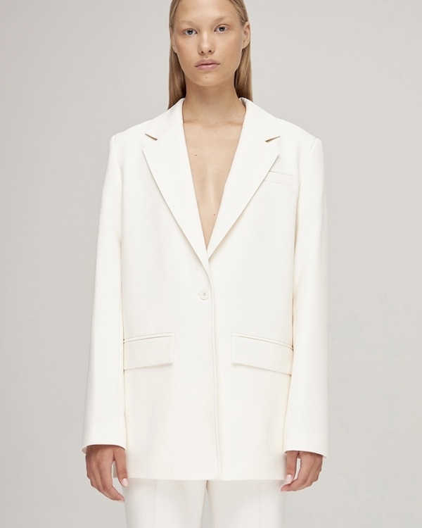 Брючный костюм для невесты: где купить