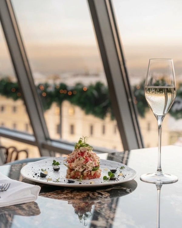 Где сделать предложение в Петербурге: 5 эффектных