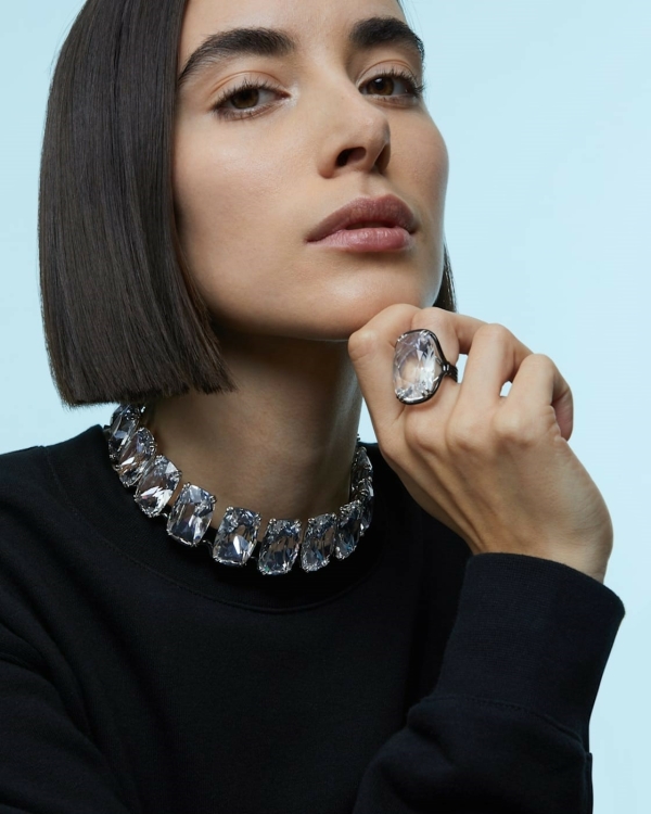 7 актуальных колье-чокеров для образа невесты