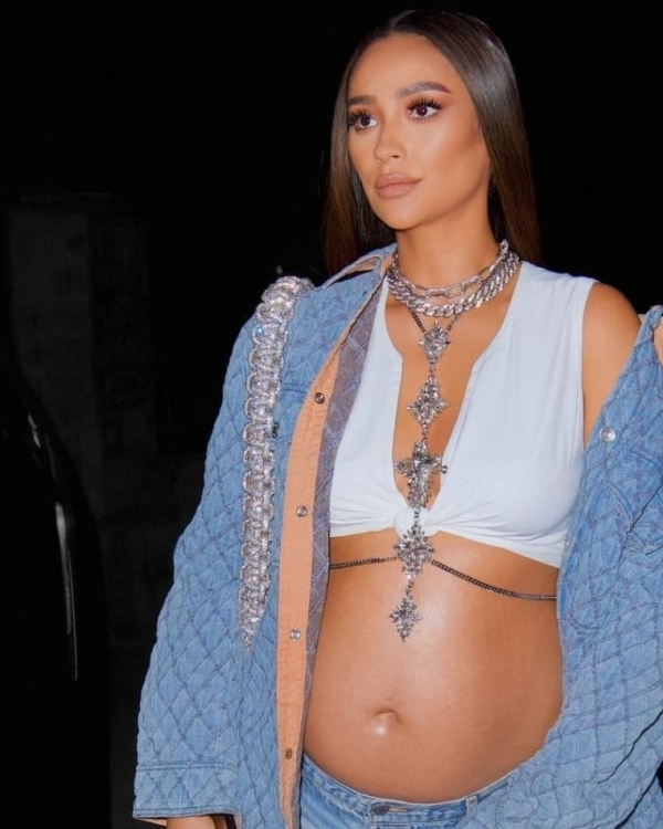 7 актуальных колье-чокеров для образа невесты