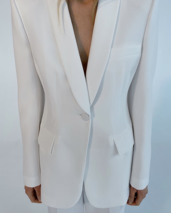 Брючный костюм для невесты: где купить