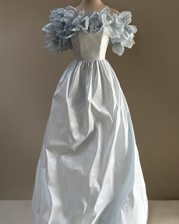 3D вышивка и цветочные мотивы — альтернатива