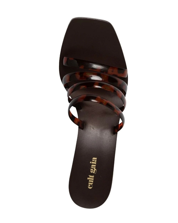 Акцентный каблук в образе невесты: с чем