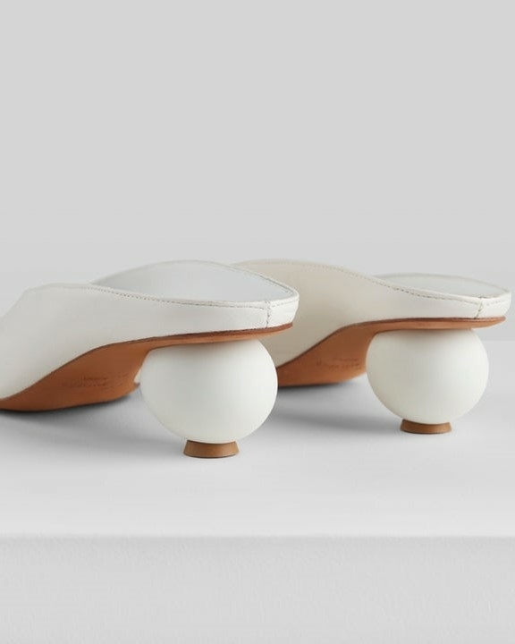 Акцентный каблук в образе невесты: с чем