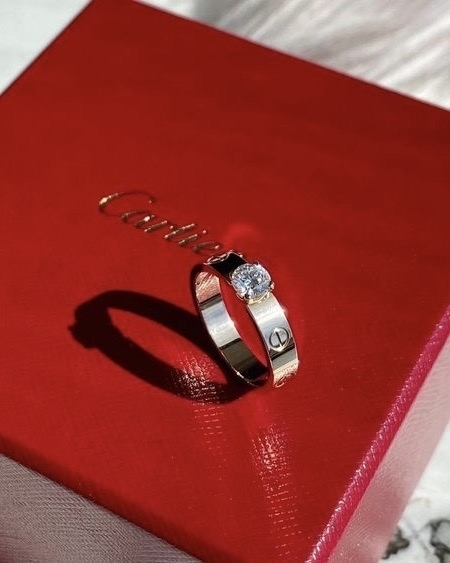 Стильные помолвочные кольца 2022