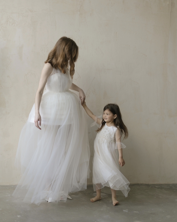 3D вышивка и цветочные мотивы — альтернатива