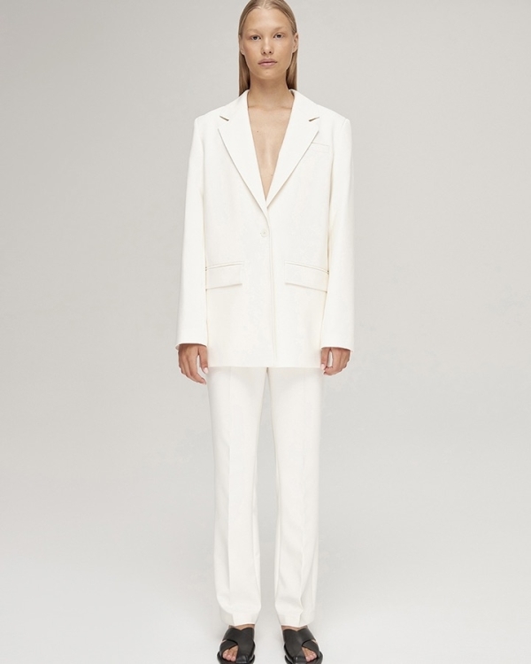 Брючный костюм для невесты: где купить