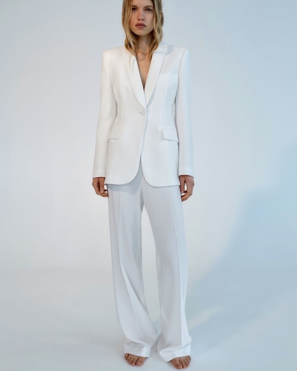Брючный костюм для невесты: где купить
