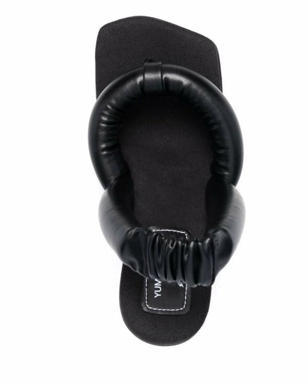 Акцентный каблук в образе невесты: с чем