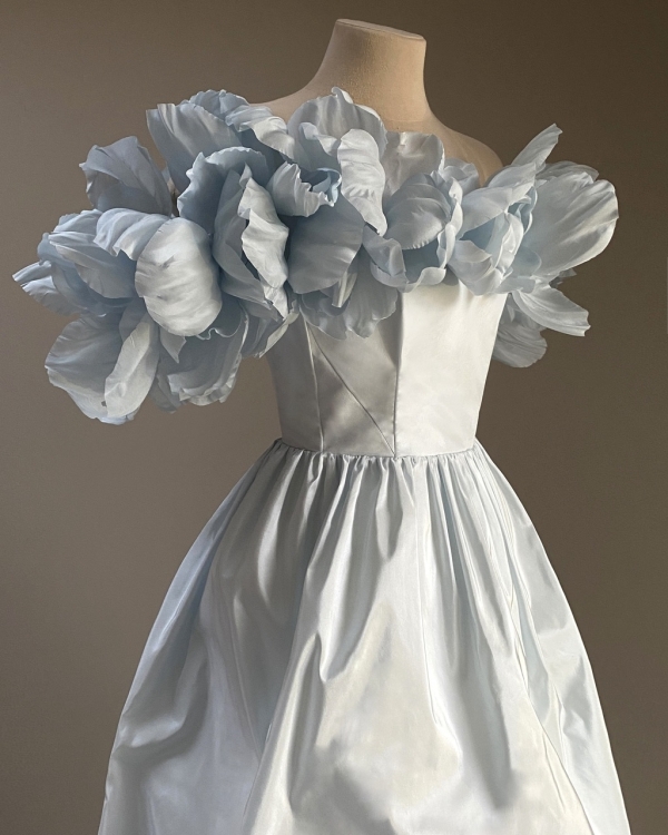 3D вышивка и цветочные мотивы — альтернатива