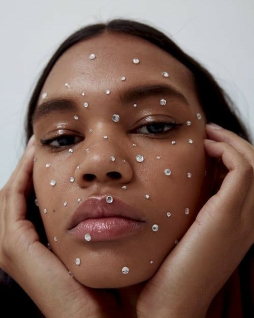 Стразы в свадебном макияже: мнение профессионалов