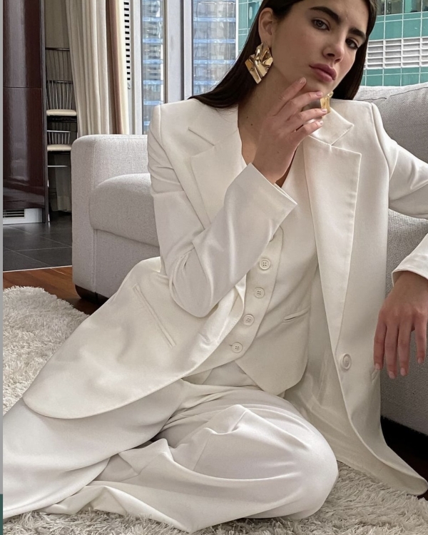 Брючный костюм для невесты: где купить