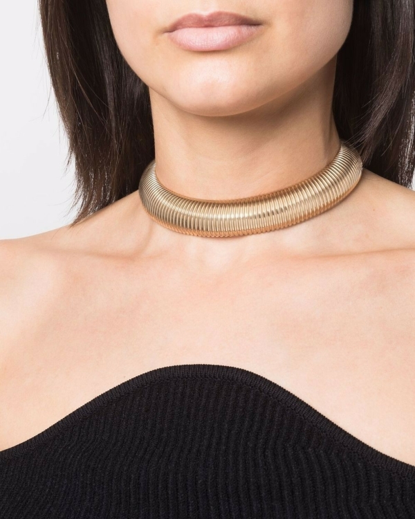 Как выглядят футуристичные свадебные украшения