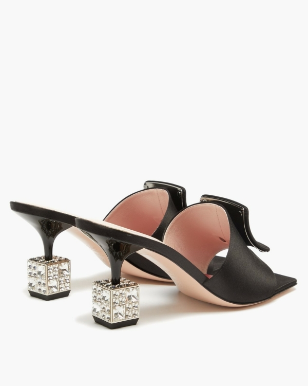 Акцентный каблук в образе невесты: с чем