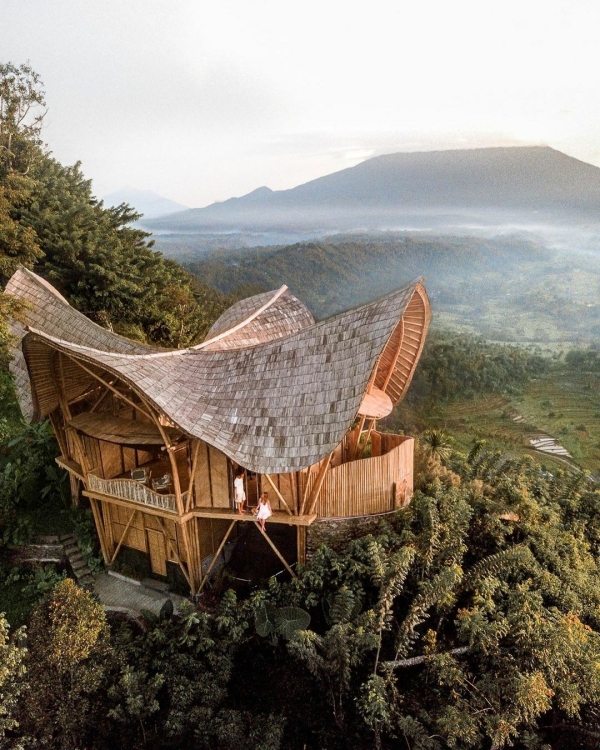 Где провести медовый месяц весной 2022