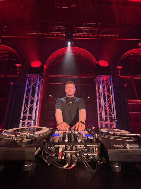 Диджеи Константин Телешев