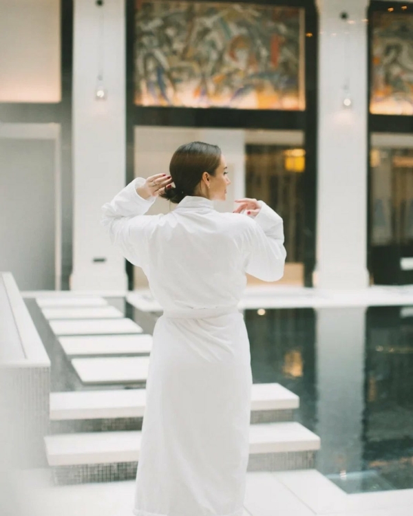 10 отелей в Москве для Дня святого